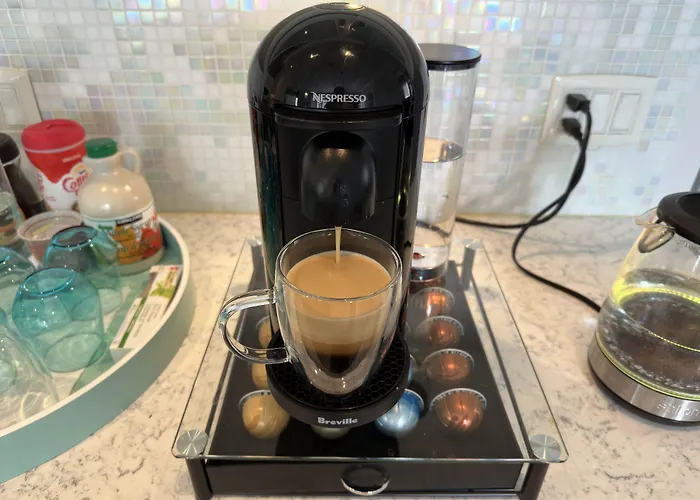 Vancouver West Cozy Retreat By Host Launch